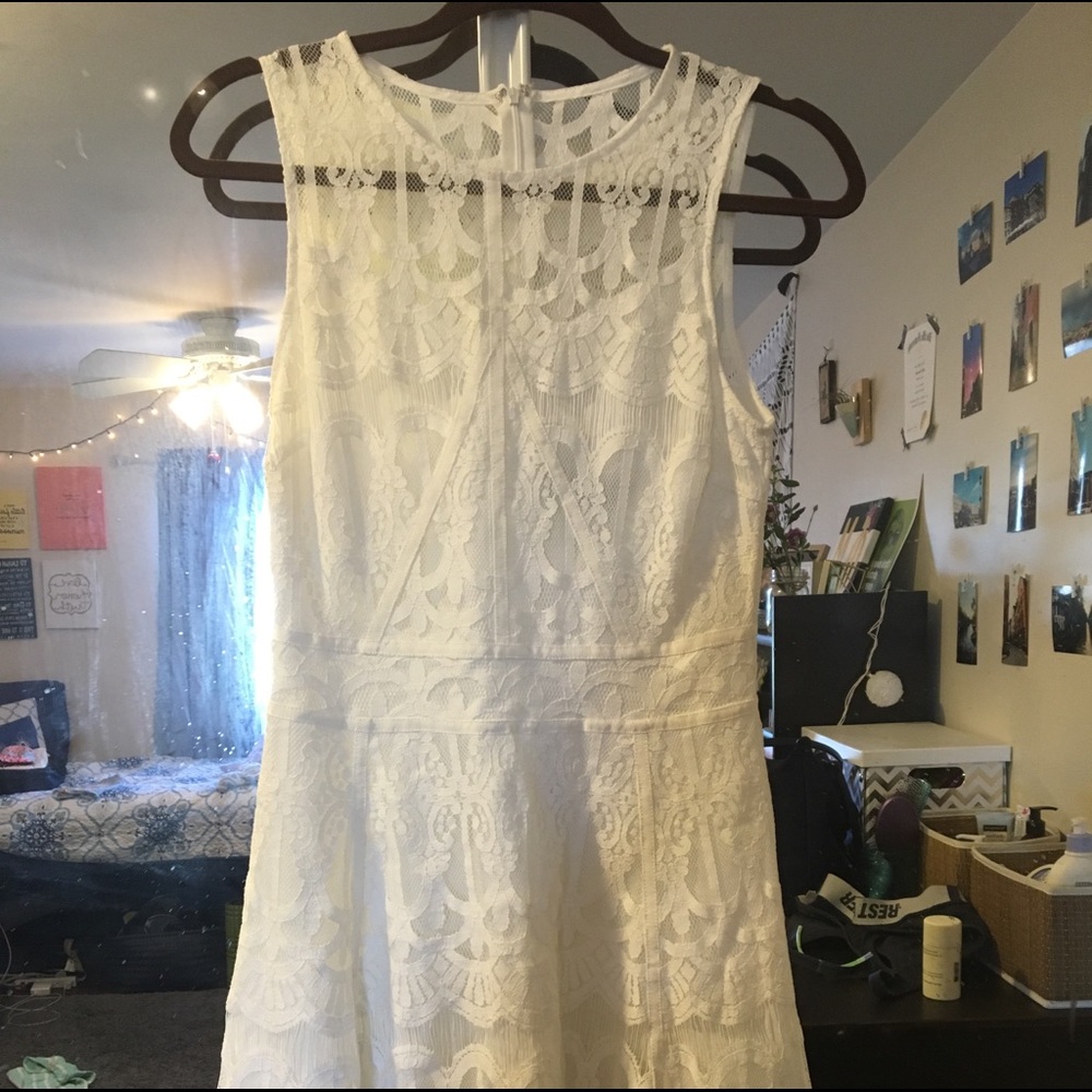 White lace dress sleeveless sz S Adelyn Rae NWOT